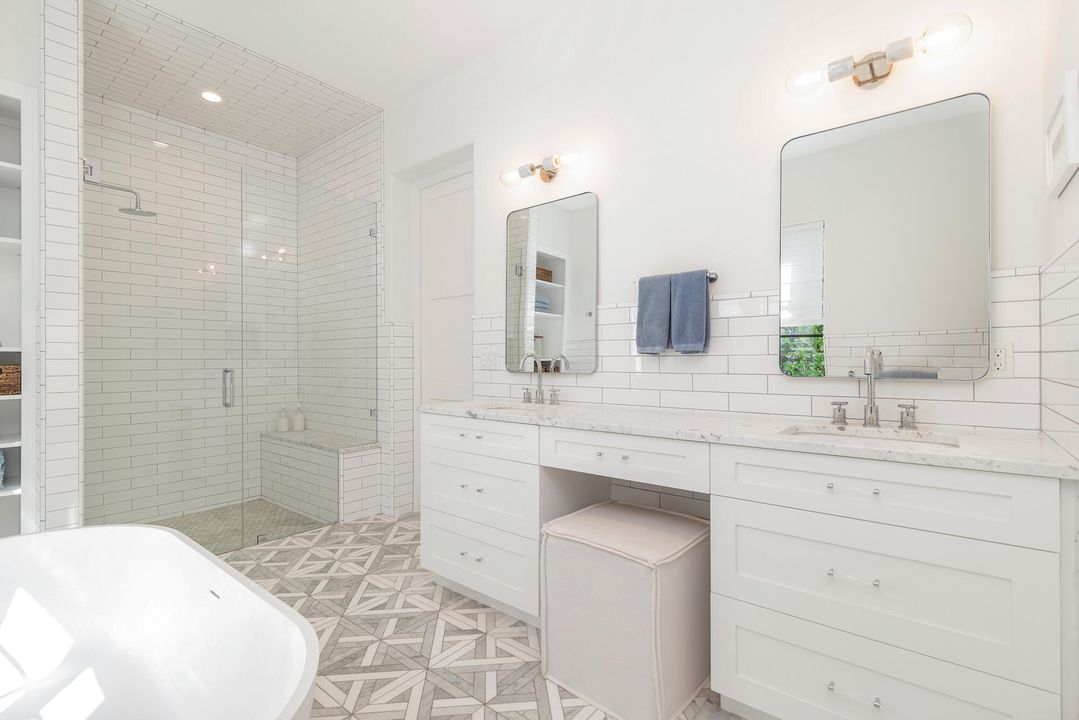 En Venta: $5,700,000 (4 camas, 3 baños, 2947 Pies cuadrados)