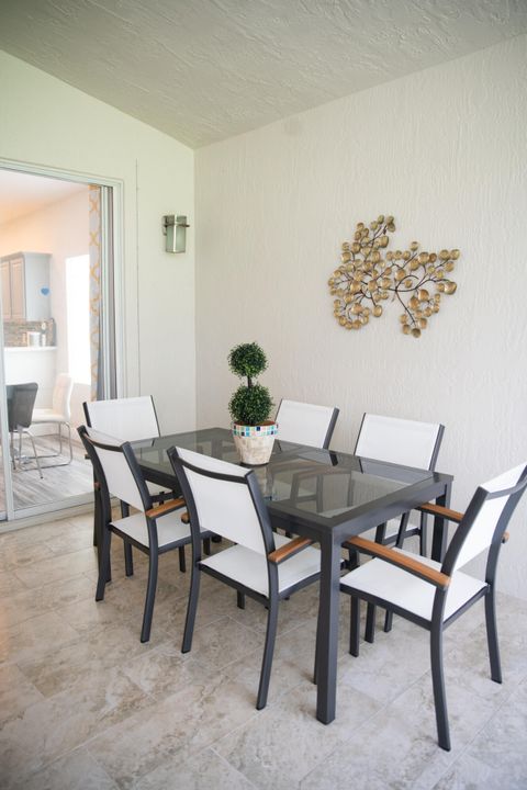 出租: $4,000 (3 贝兹, 2 浴室, 1792 平方英尺)