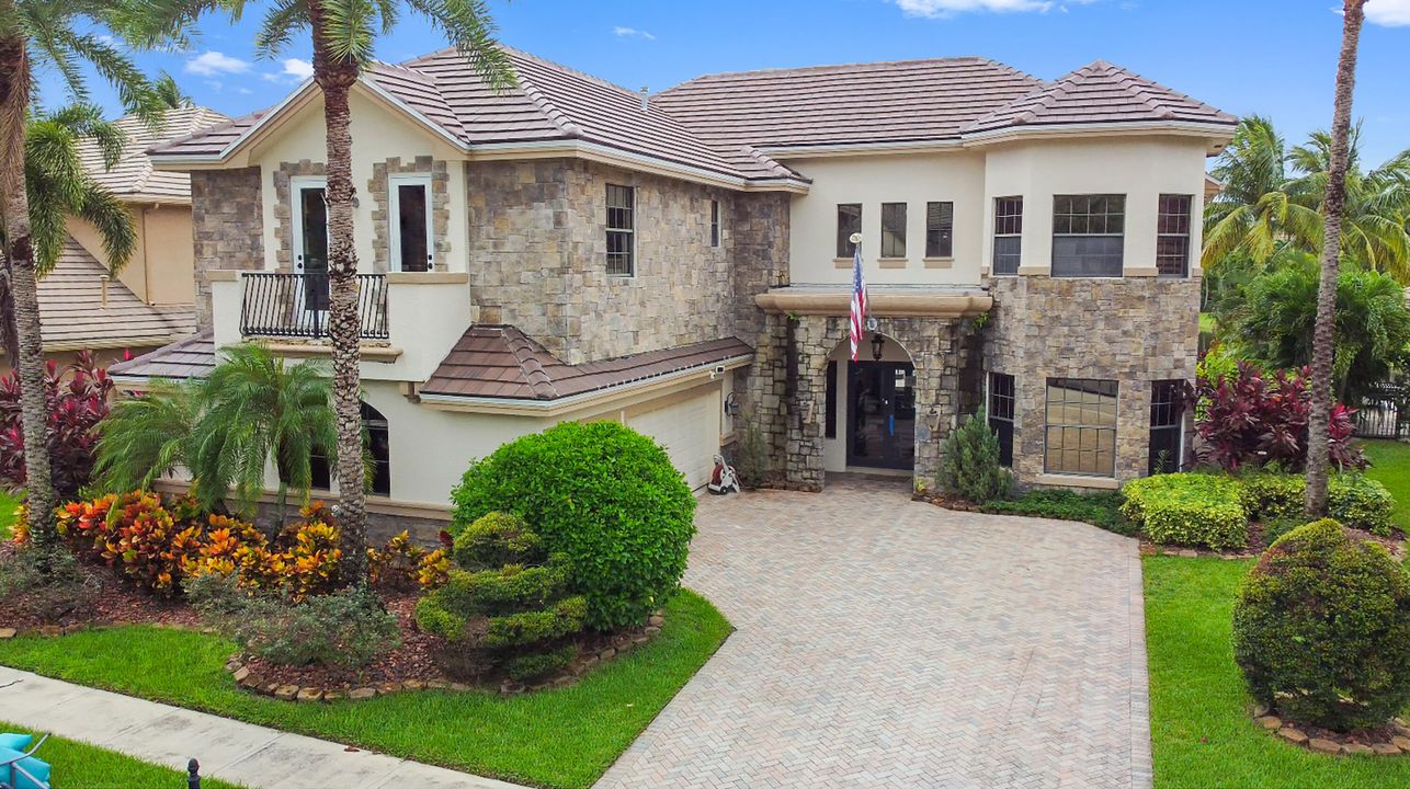 En Venta: $1,150,000 (6 camas, 4 baños, 4079 Pies cuadrados)