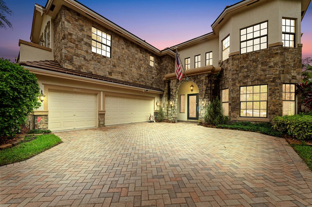 En Venta: $1,150,000 (6 camas, 4 baños, 4079 Pies cuadrados)