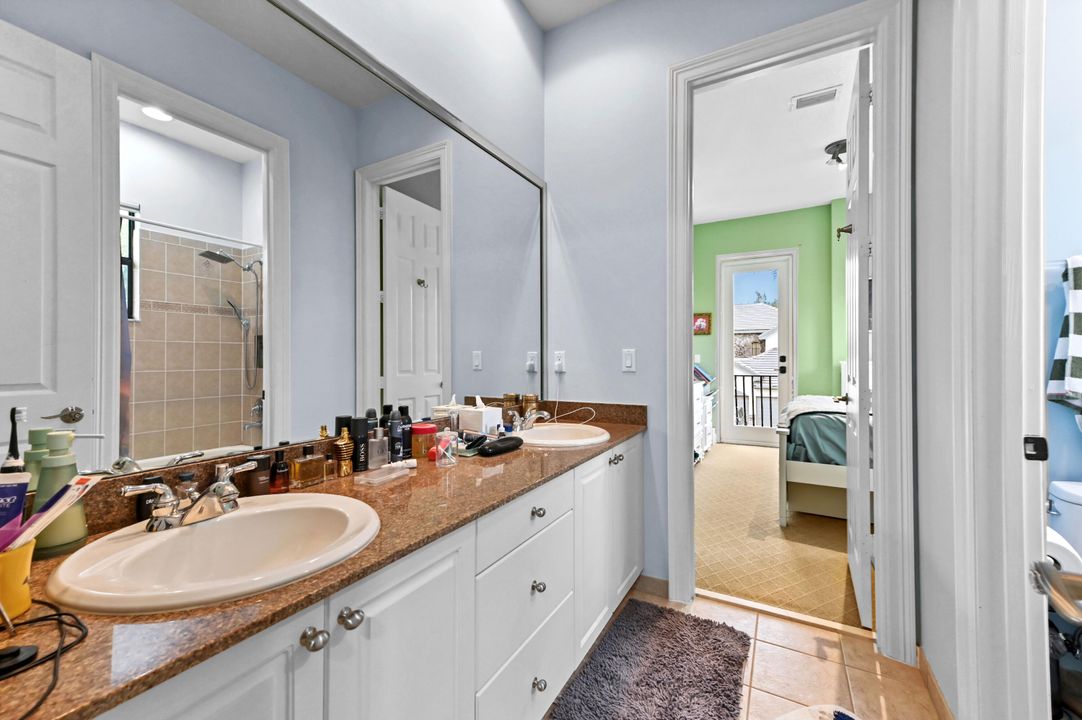 En Venta: $1,150,000 (6 camas, 4 baños, 4079 Pies cuadrados)