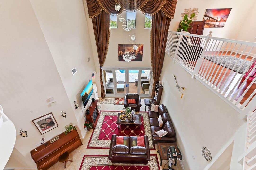 En Venta: $1,150,000 (6 camas, 4 baños, 4079 Pies cuadrados)