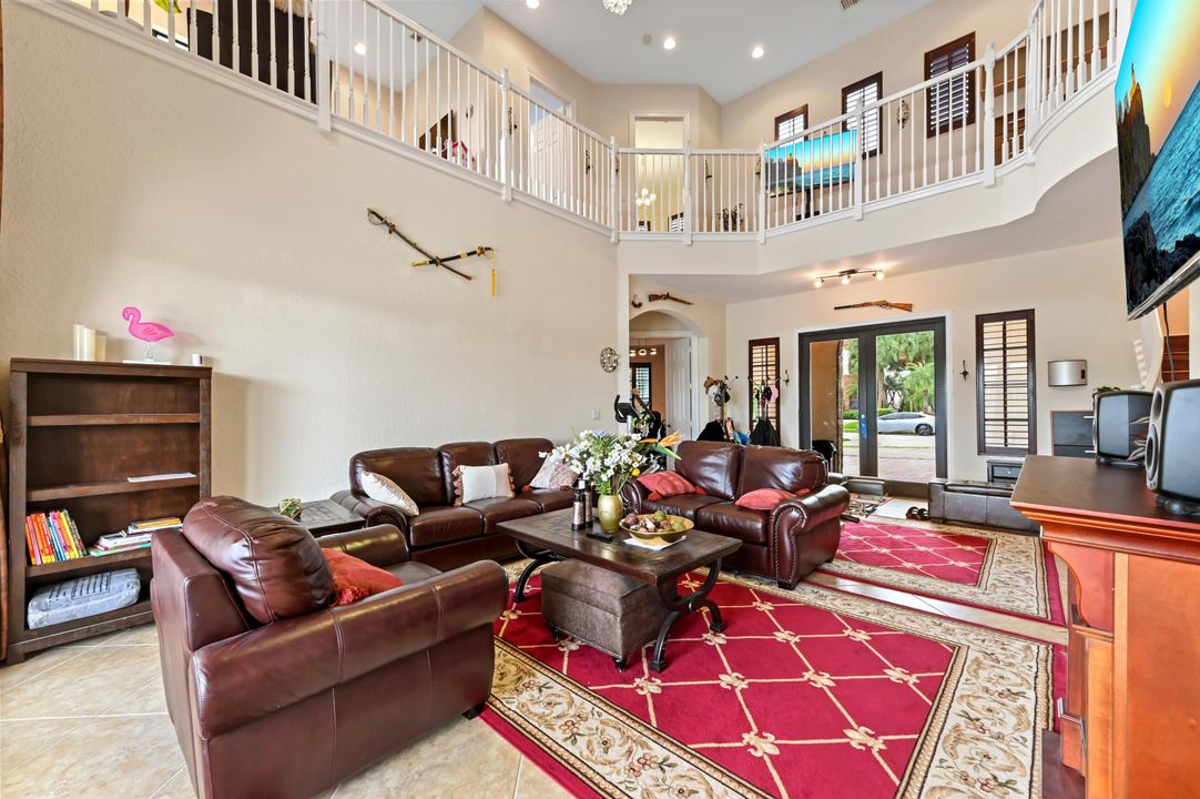 En Venta: $1,150,000 (6 camas, 4 baños, 4079 Pies cuadrados)