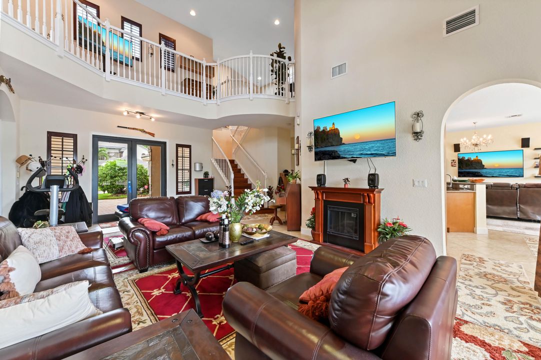 En Venta: $1,150,000 (6 camas, 4 baños, 4079 Pies cuadrados)