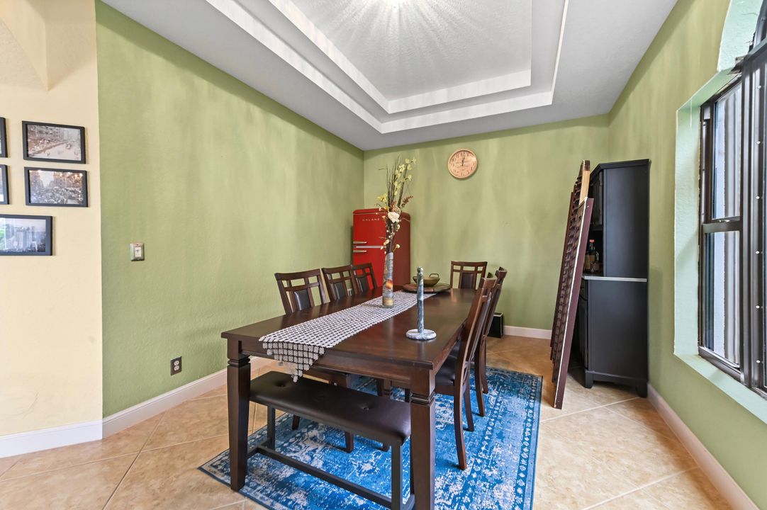 En Venta: $1,150,000 (6 camas, 4 baños, 4079 Pies cuadrados)