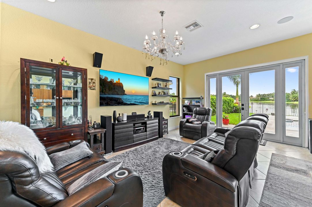 En Venta: $1,150,000 (6 camas, 4 baños, 4079 Pies cuadrados)