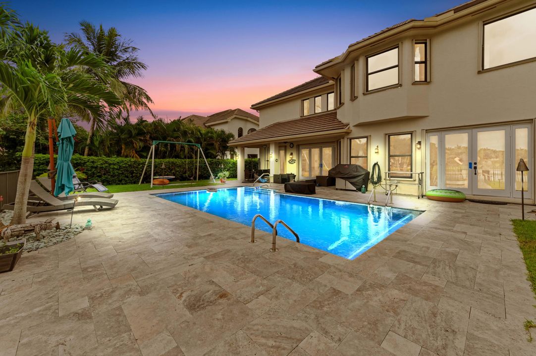 En Venta: $1,150,000 (6 camas, 4 baños, 4079 Pies cuadrados)