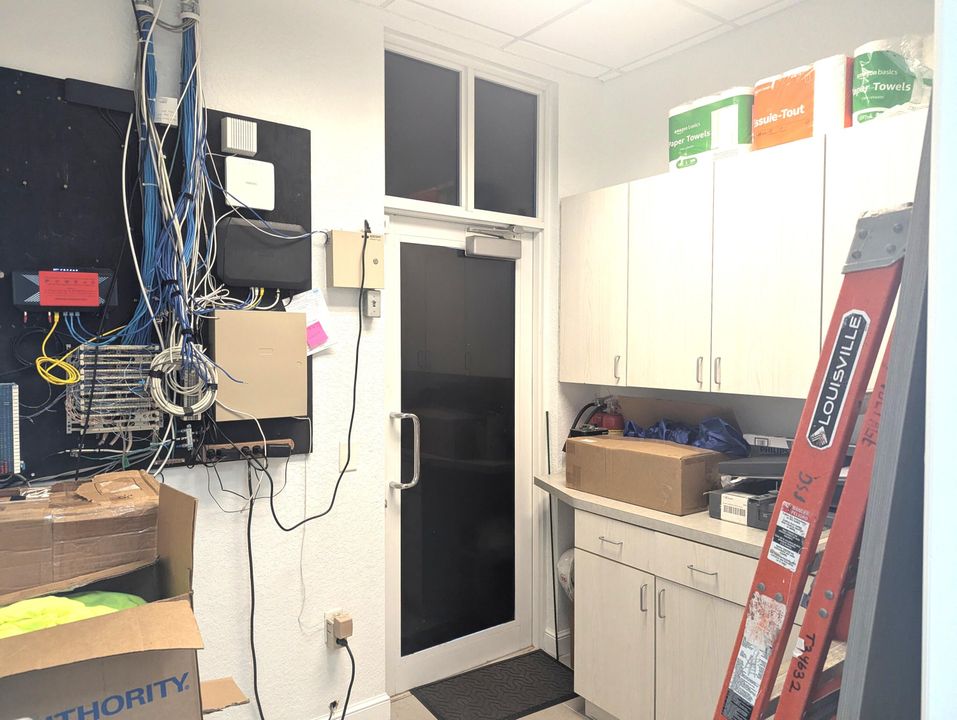 待售: $5,800 (0 贝兹, 0 浴室, 2000 平方英尺)