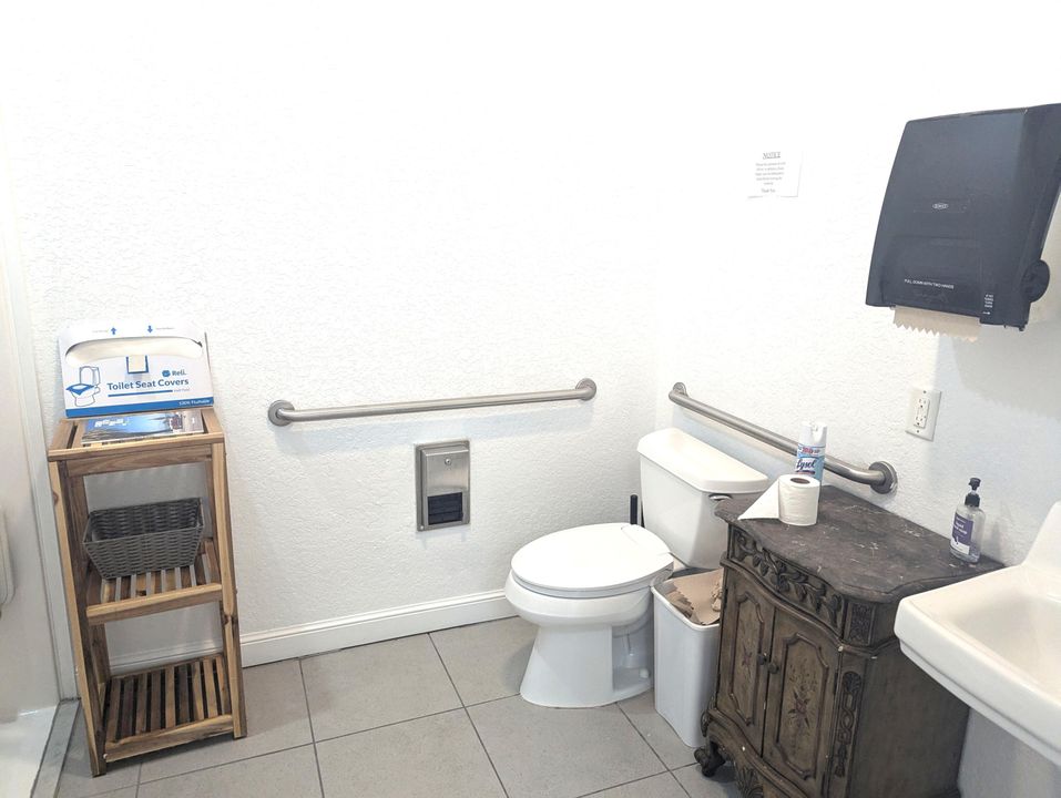 待售: $5,800 (0 贝兹, 0 浴室, 2000 平方英尺)