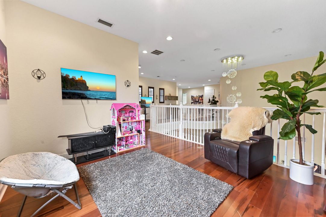 En Venta: $1,150,000 (6 camas, 4 baños, 4079 Pies cuadrados)