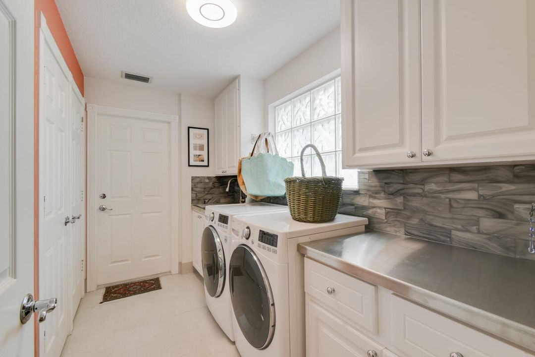 For Sale: $485,000 (2 beds, 2 baths, 1680 Square Feet)