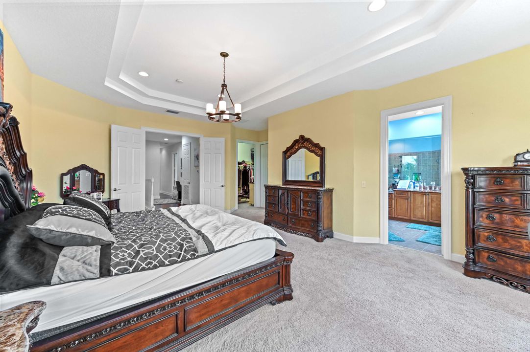 En Venta: $1,150,000 (6 camas, 4 baños, 4079 Pies cuadrados)