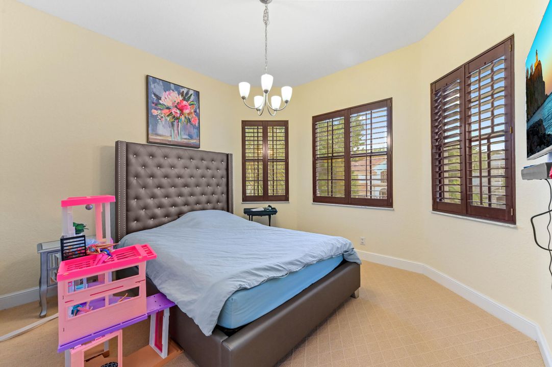 En Venta: $1,150,000 (6 camas, 4 baños, 4079 Pies cuadrados)