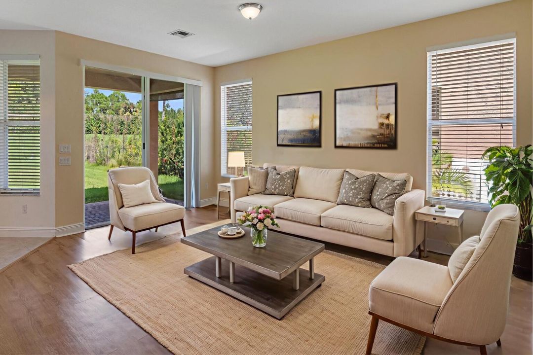 Activo con contrato: $469,990 (4 camas, 3 baños, 2768 Pies cuadrados)