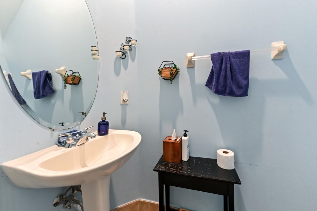 En Venta: $1,150,000 (6 camas, 4 baños, 4079 Pies cuadrados)