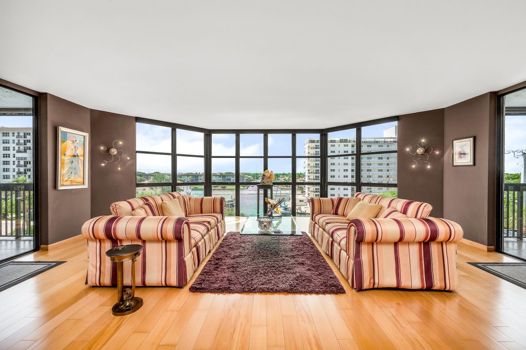 待售: $1,450,000 (2 贝兹, 2 浴室, 2100 平方英尺)