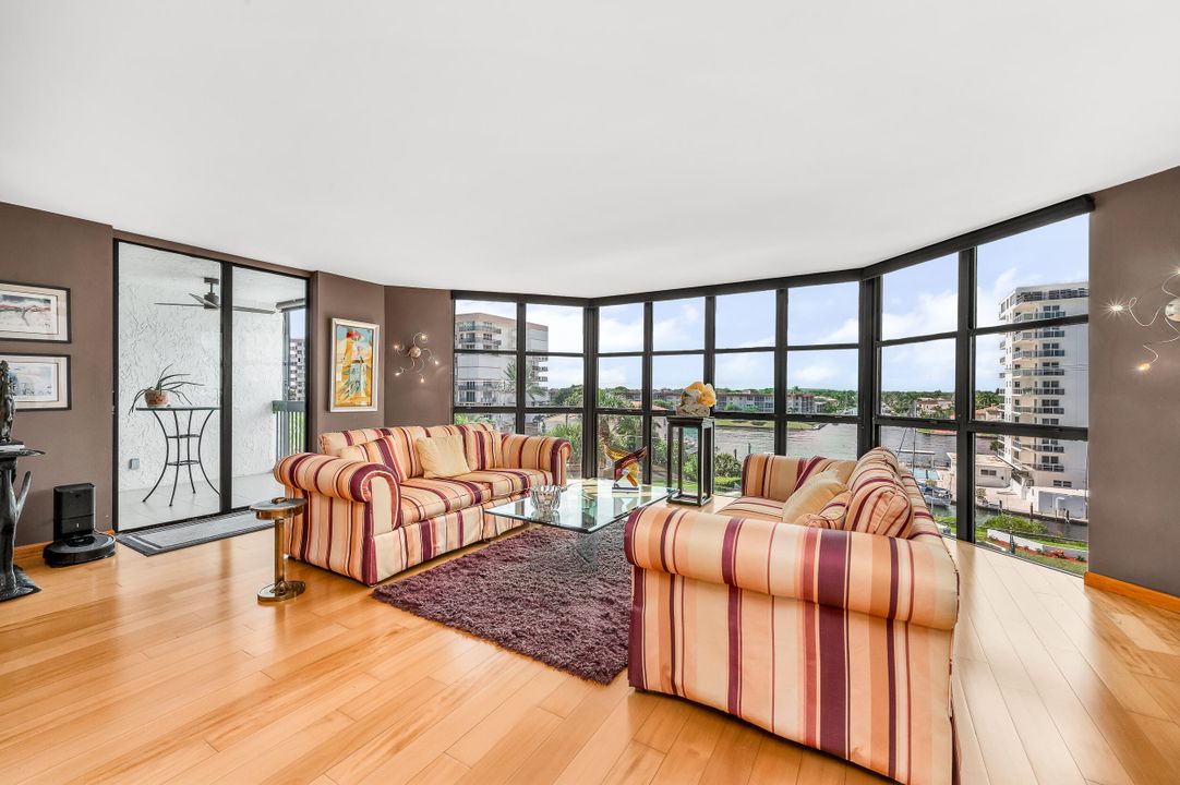 待售: $1,450,000 (2 贝兹, 2 浴室, 2100 平方英尺)