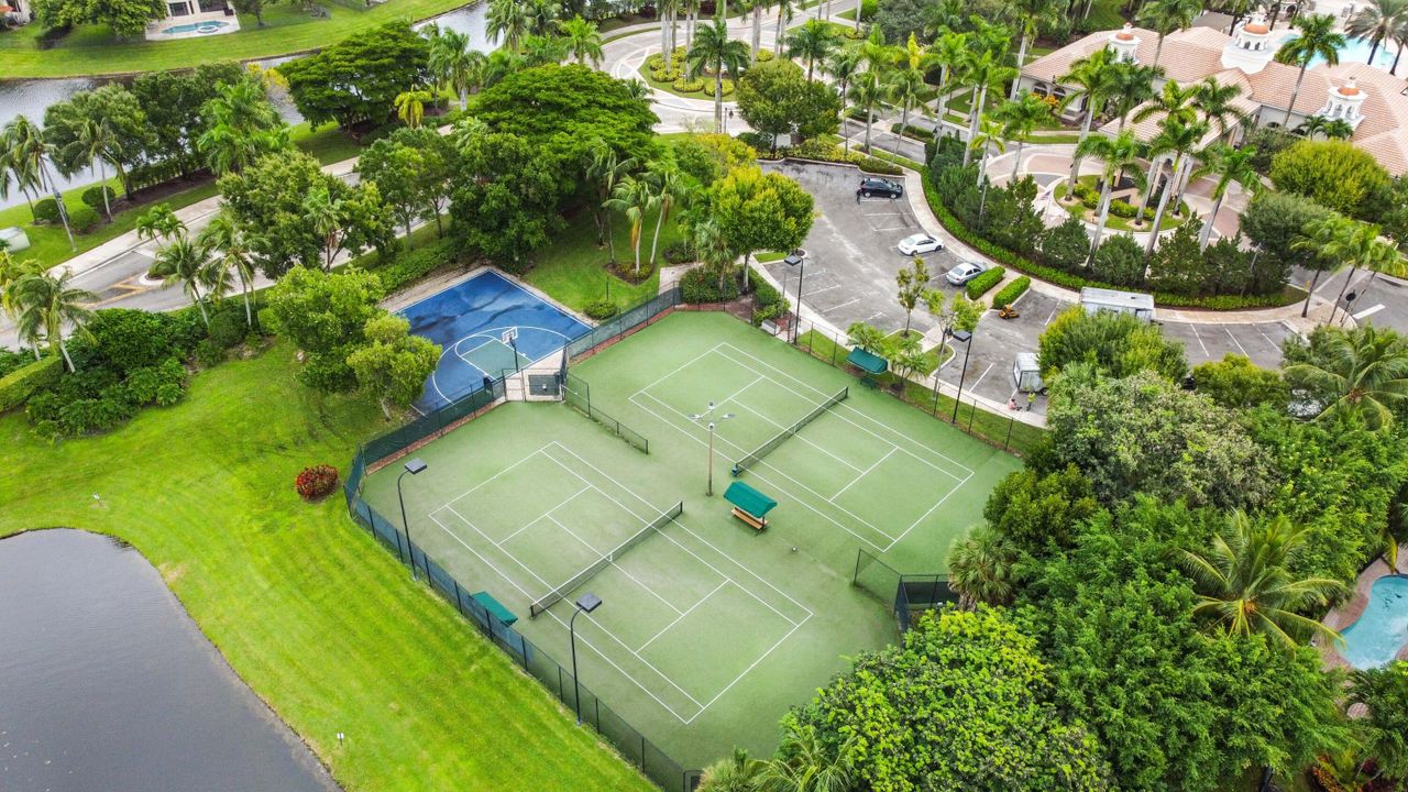 En Venta: $1,150,000 (6 camas, 4 baños, 4079 Pies cuadrados)