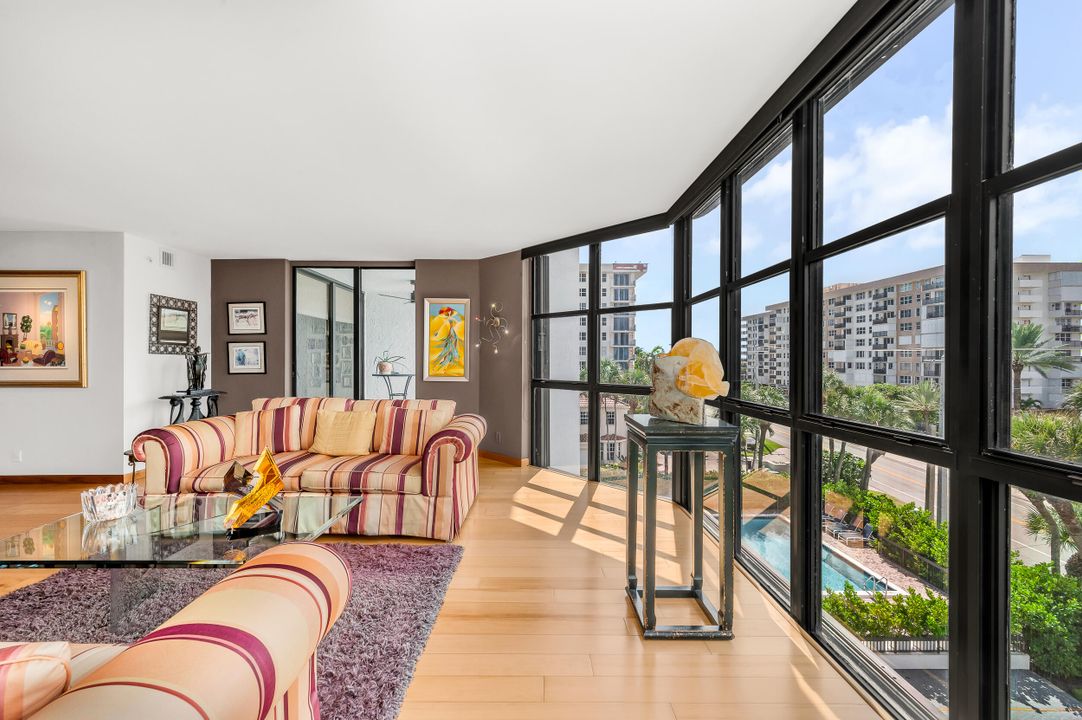 待售: $1,450,000 (2 贝兹, 2 浴室, 2100 平方英尺)