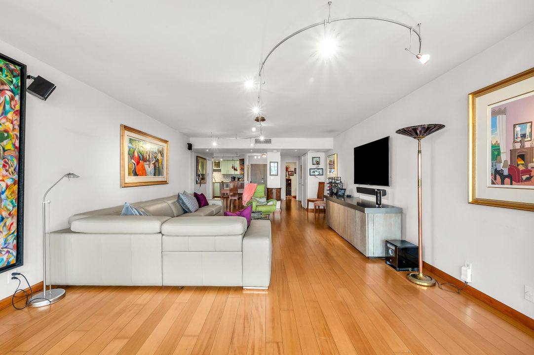 待售: $1,450,000 (2 贝兹, 2 浴室, 2100 平方英尺)