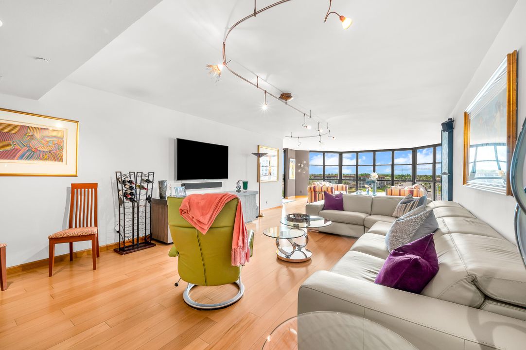 待售: $1,450,000 (2 贝兹, 2 浴室, 2100 平方英尺)