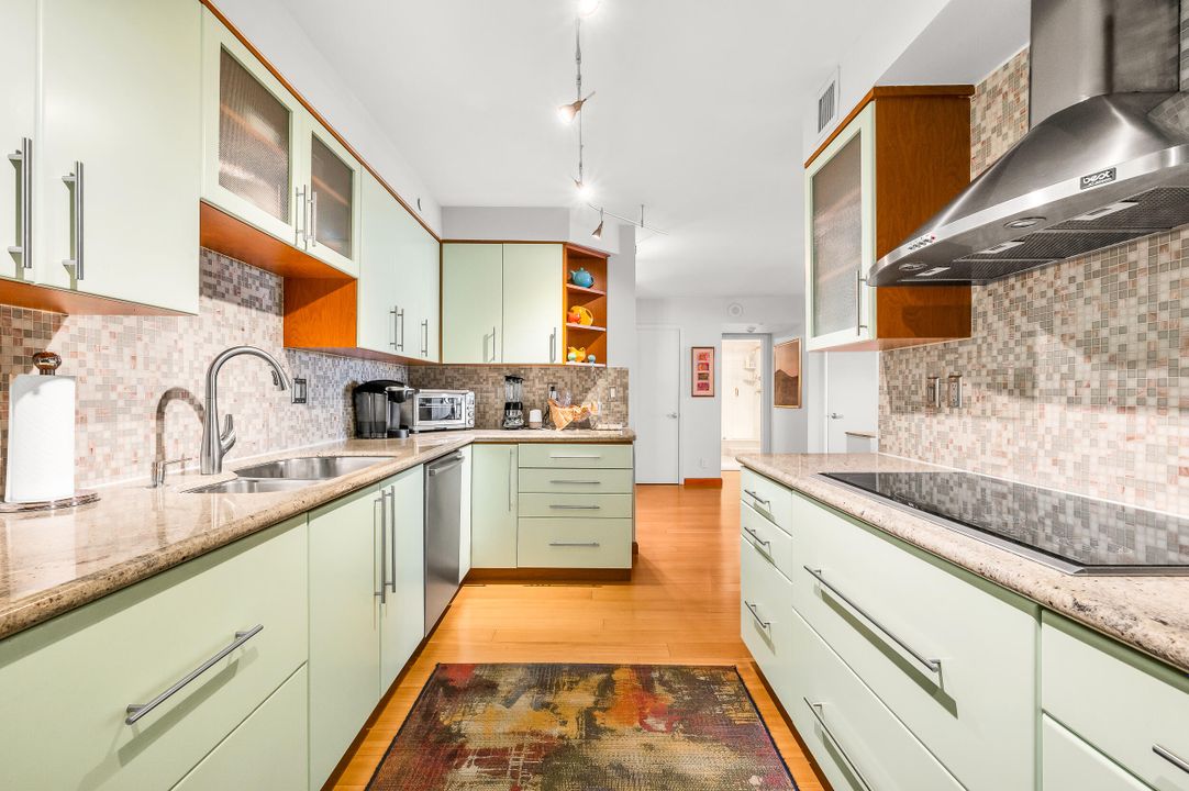 待售: $1,450,000 (2 贝兹, 2 浴室, 2100 平方英尺)