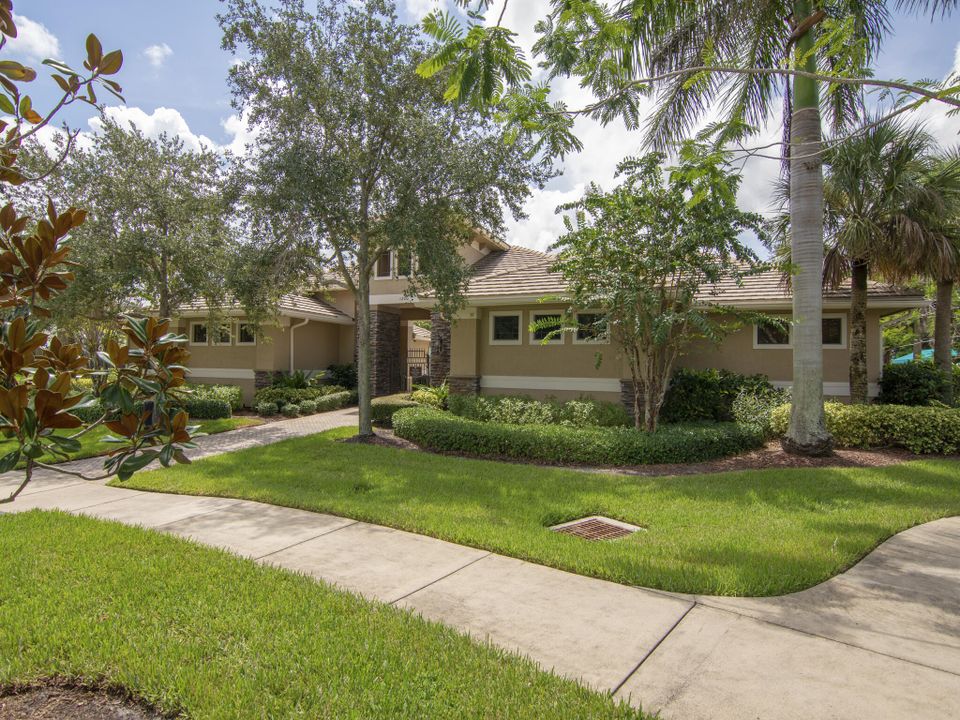 Activo con contrato: $469,990 (4 camas, 3 baños, 2768 Pies cuadrados)