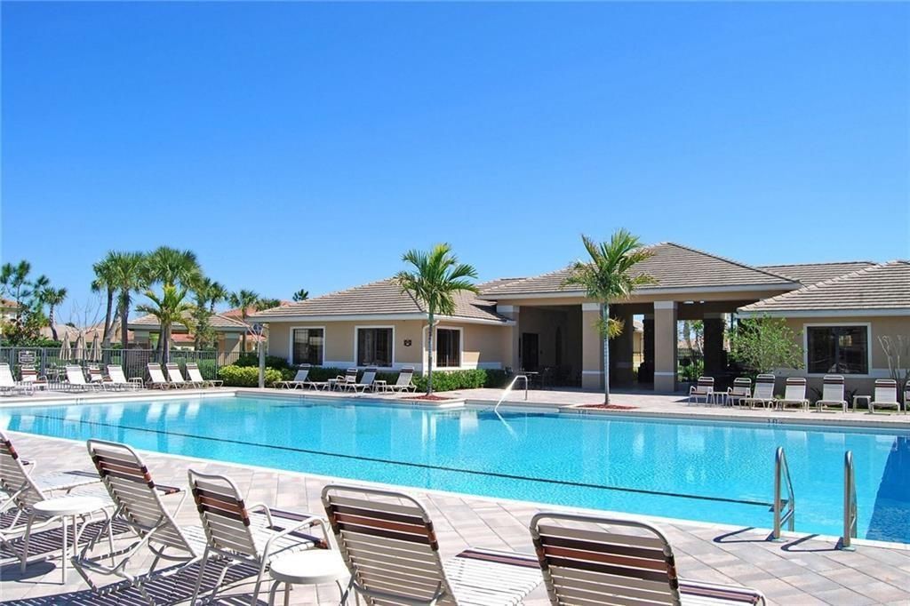 Activo con contrato: $469,990 (4 camas, 3 baños, 2768 Pies cuadrados)