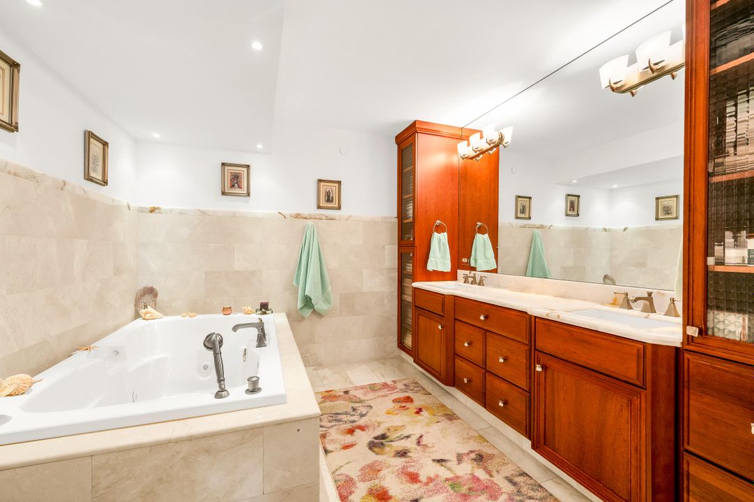 待售: $1,450,000 (2 贝兹, 2 浴室, 2100 平方英尺)