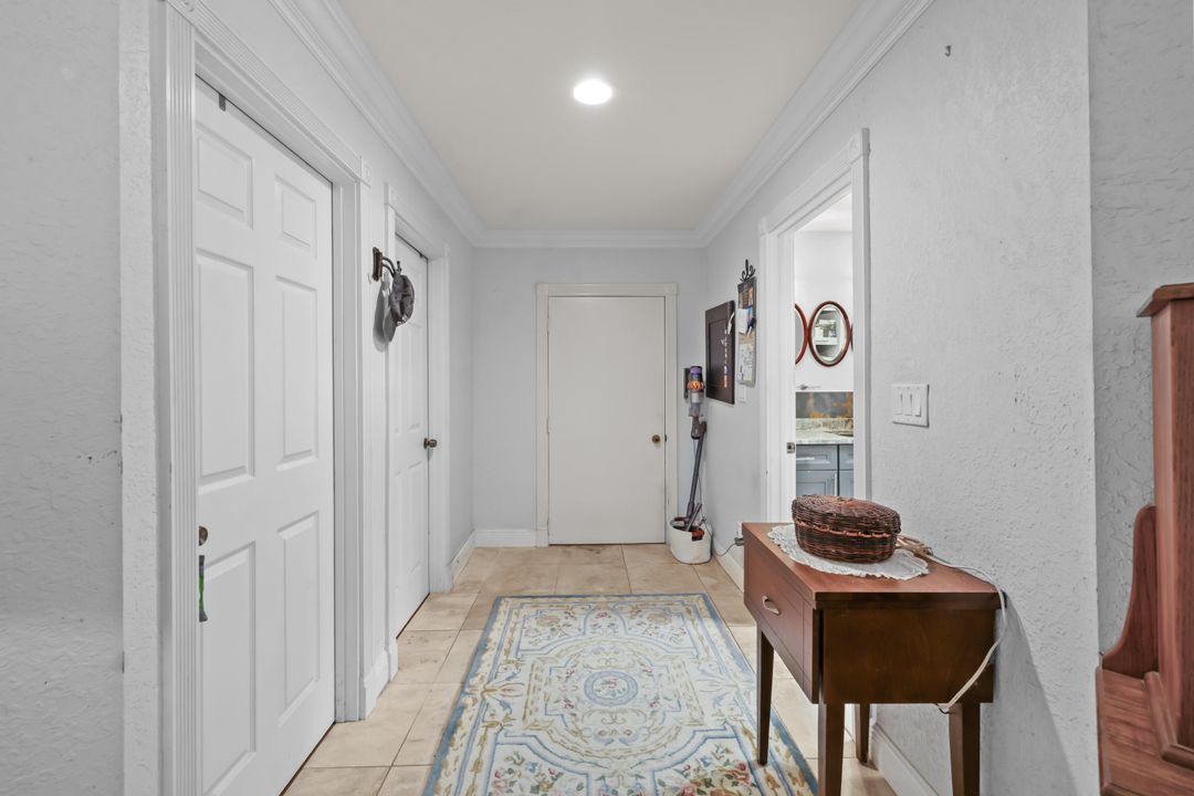 Под контрактом: $1,150,000 (6 спален, 4 ванн, 4584 Квадратных фут)