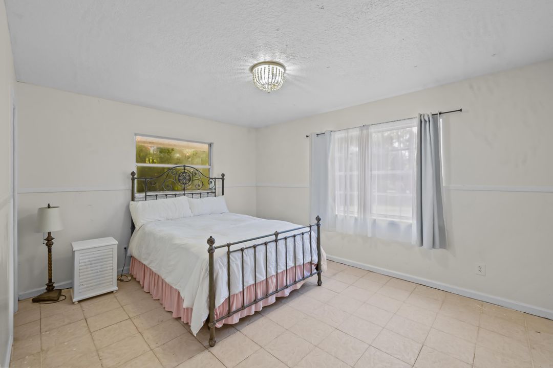 Под контрактом: $1,150,000 (6 спален, 4 ванн, 4584 Квадратных фут)