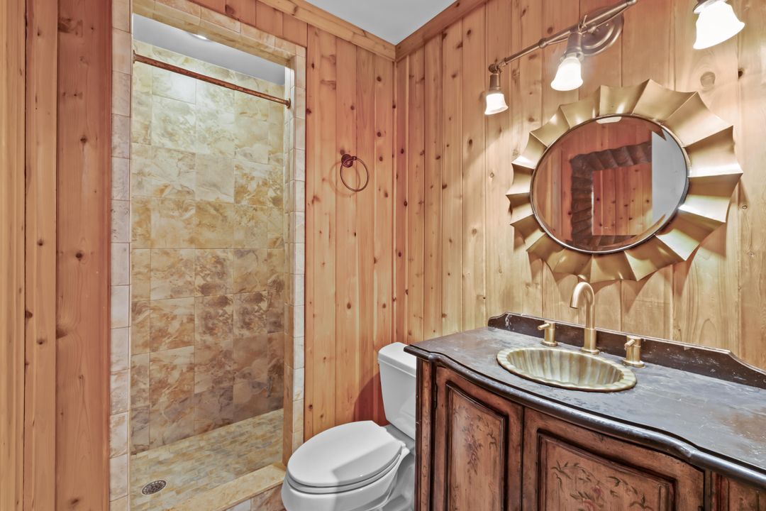 Под контрактом: $1,150,000 (6 спален, 4 ванн, 4584 Квадратных фут)