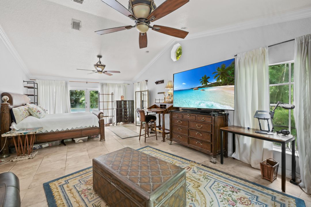 Под контрактом: $1,150,000 (6 спален, 4 ванн, 4584 Квадратных фут)