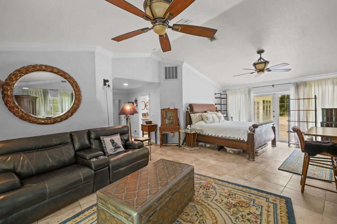 Под контрактом: $1,150,000 (6 спален, 4 ванн, 4584 Квадратных фут)