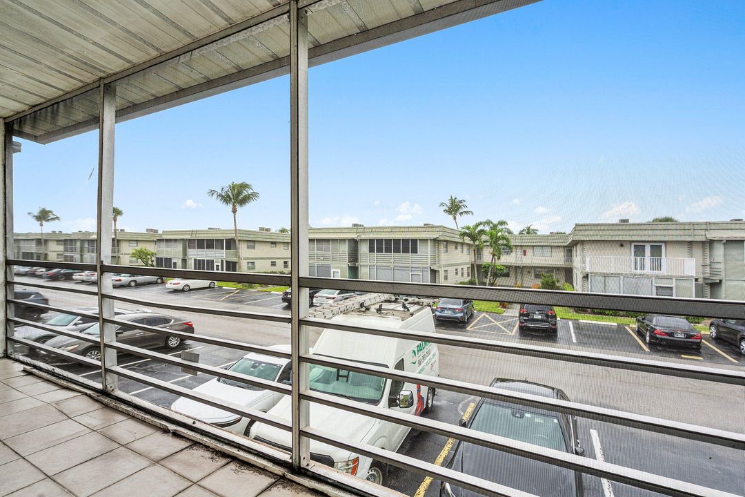 合同活跃: $1,700 (1 贝兹, 1 浴室, 720 平方英尺)