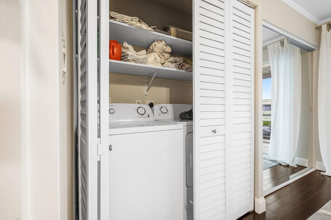 合同活跃: $1,700 (1 贝兹, 1 浴室, 720 平方英尺)