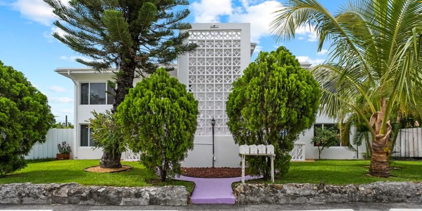 Active With Contract: $3,250 (3 beds, 2 baths, 1250 Square Feet)