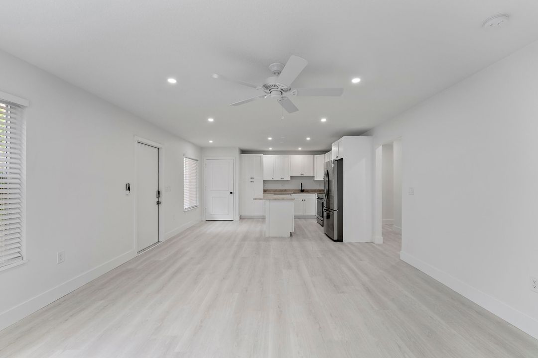 Active With Contract: $3,250 (3 beds, 2 baths, 1250 Square Feet)