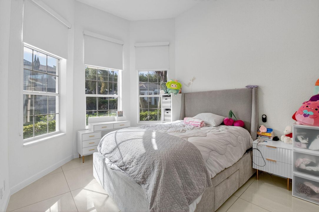 For Sale: $1,375,000 (3 beds, 3 baths, 2540 Square Feet)