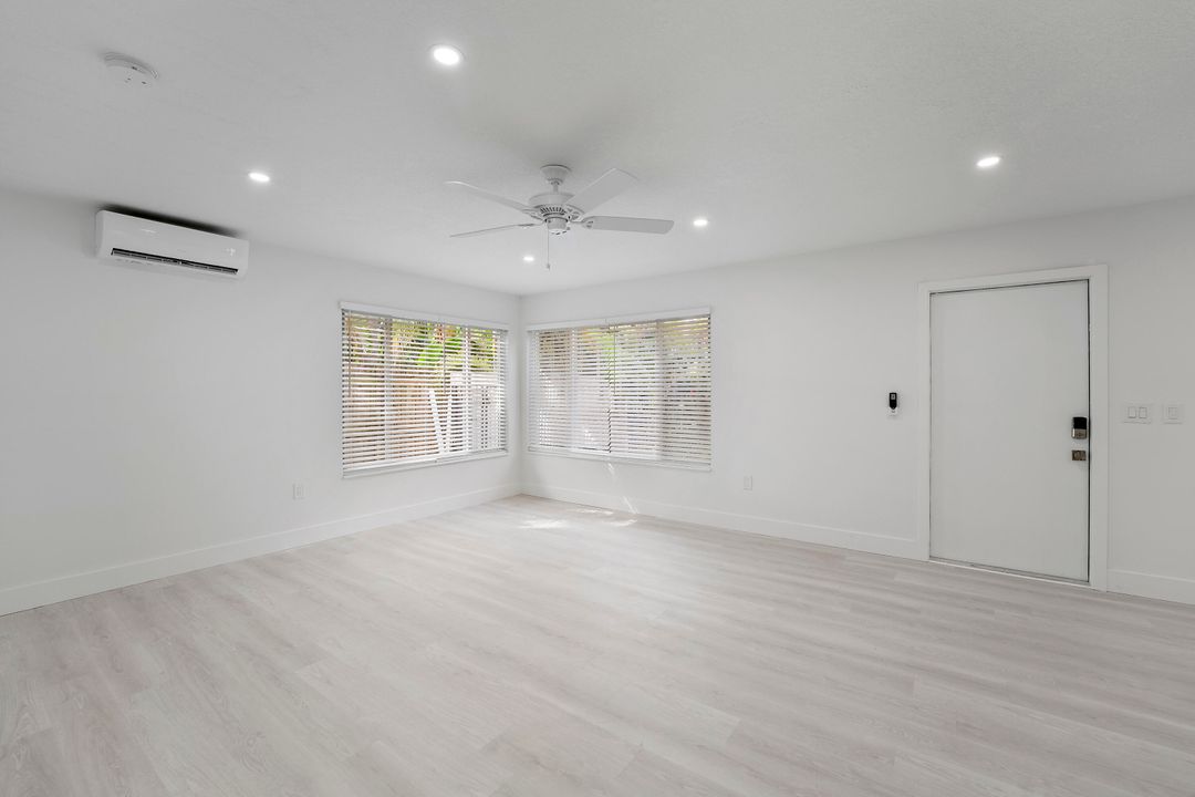 Active With Contract: $3,250 (3 beds, 2 baths, 1250 Square Feet)