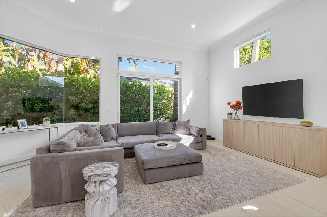 For Sale: $1,375,000 (3 beds, 3 baths, 2540 Square Feet)