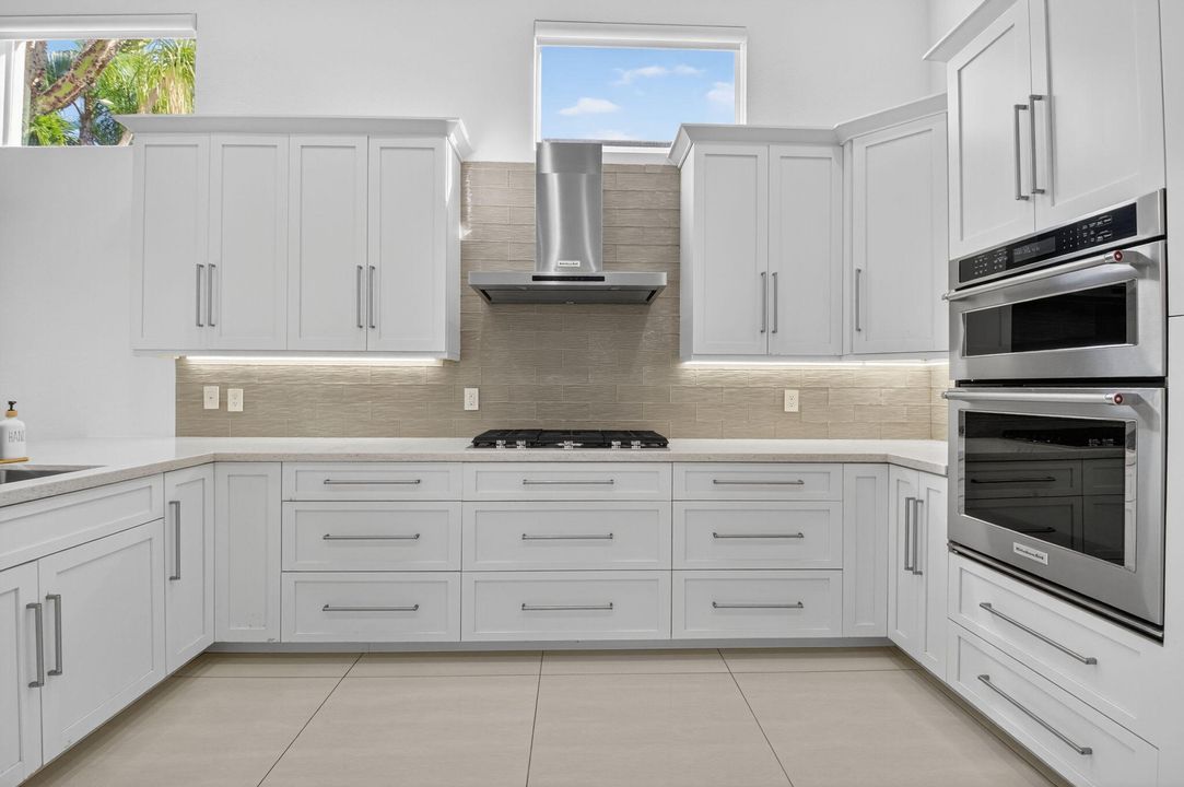 For Sale: $1,375,000 (3 beds, 3 baths, 2540 Square Feet)