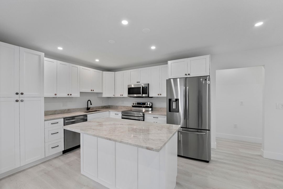 Active With Contract: $3,250 (3 beds, 2 baths, 1250 Square Feet)