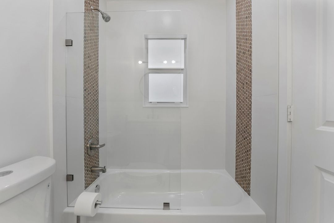 Active With Contract: $3,250 (3 beds, 2 baths, 1250 Square Feet)