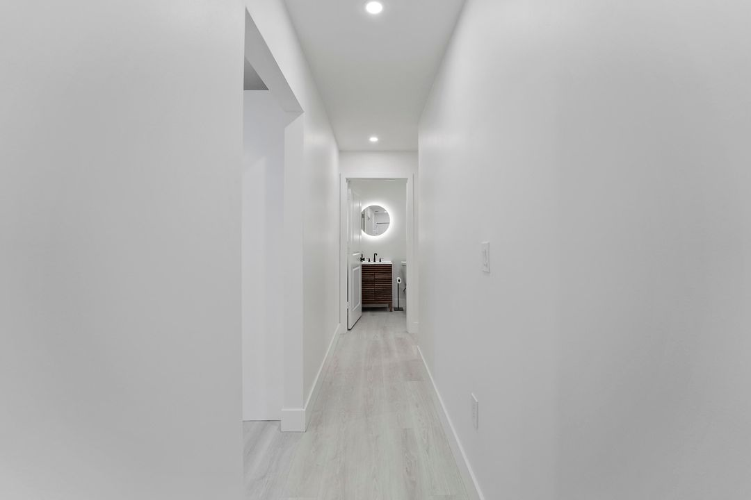 Active With Contract: $3,250 (3 beds, 2 baths, 1250 Square Feet)