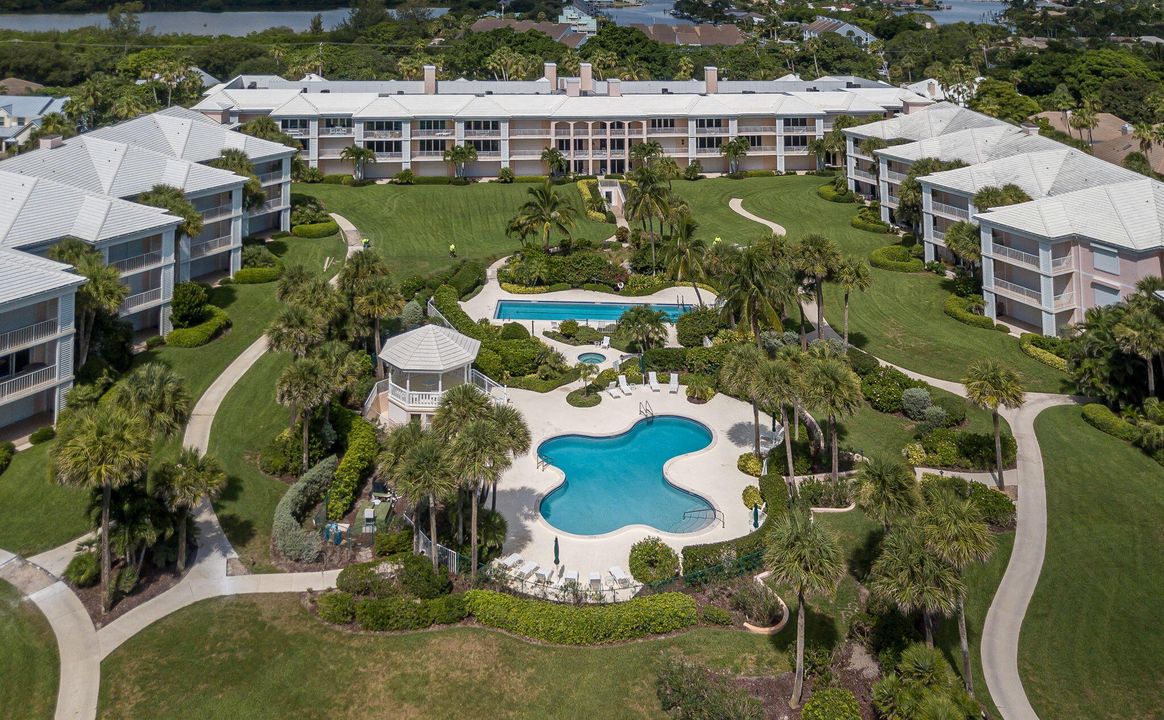 待售: $1,135,000 (3 贝兹, 3 浴室, 2200 平方英尺)