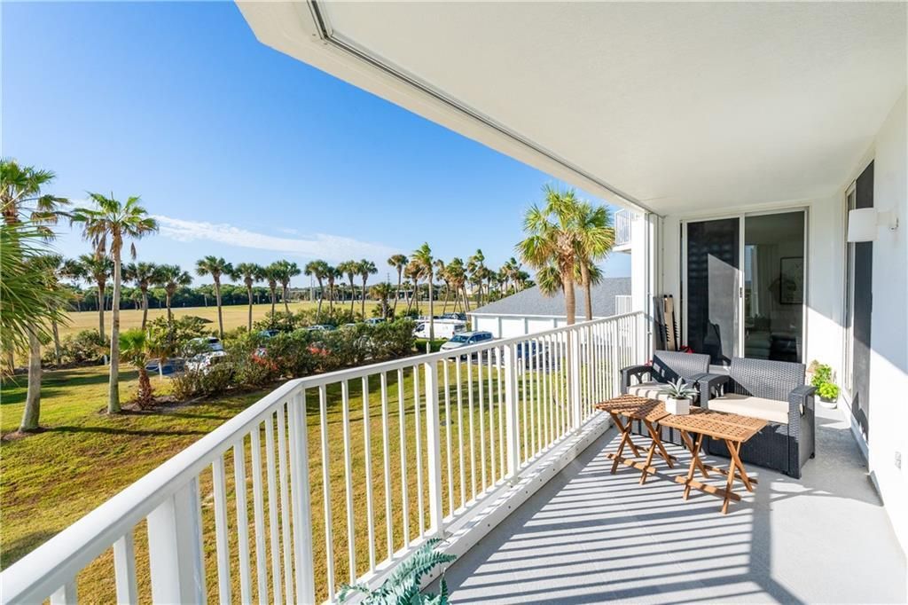 На продажу: $365,000 (2 спален, 2 ванн, 1174 Квадратных фут)