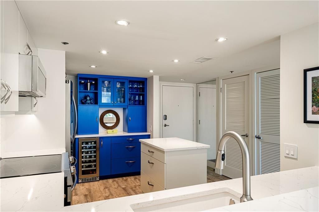 На продажу: $365,000 (2 спален, 2 ванн, 1174 Квадратных фут)