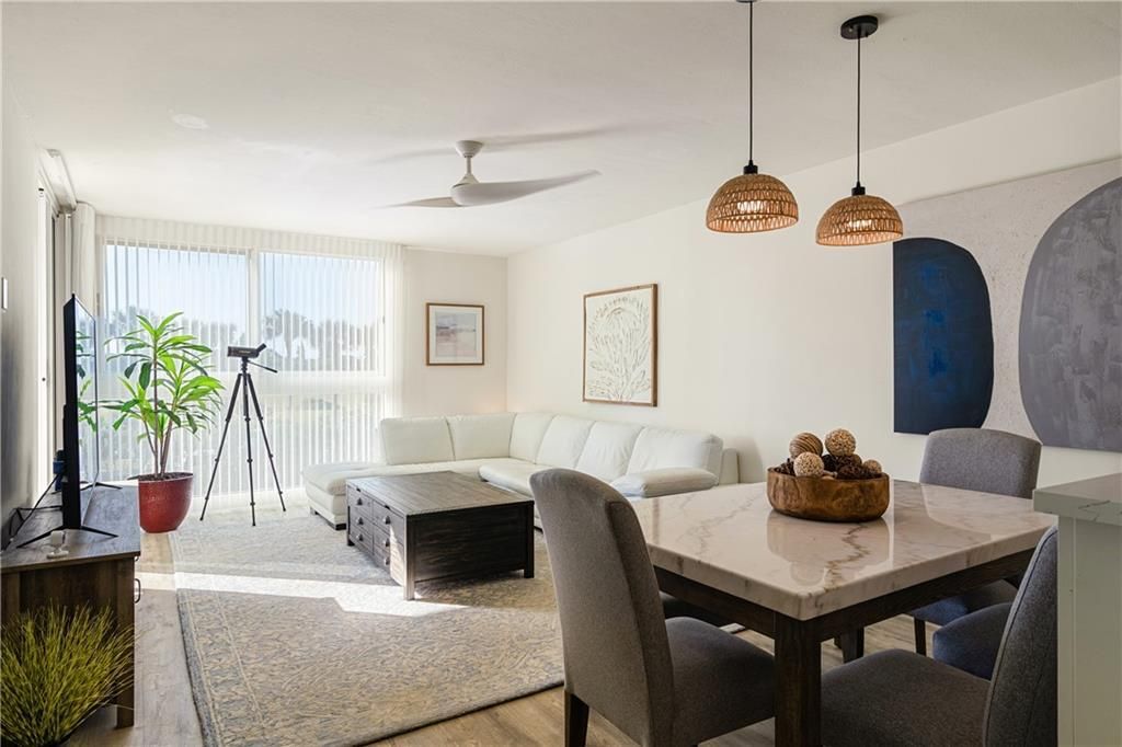 На продажу: $365,000 (2 спален, 2 ванн, 1174 Квадратных фут)