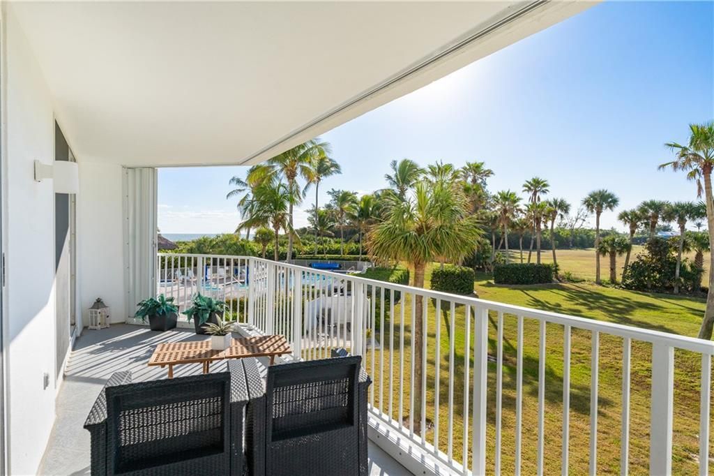 На продажу: $365,000 (2 спален, 2 ванн, 1174 Квадратных фут)